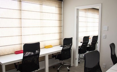 Coworking & Meeting Rooms Coworking & Meeting Rooms