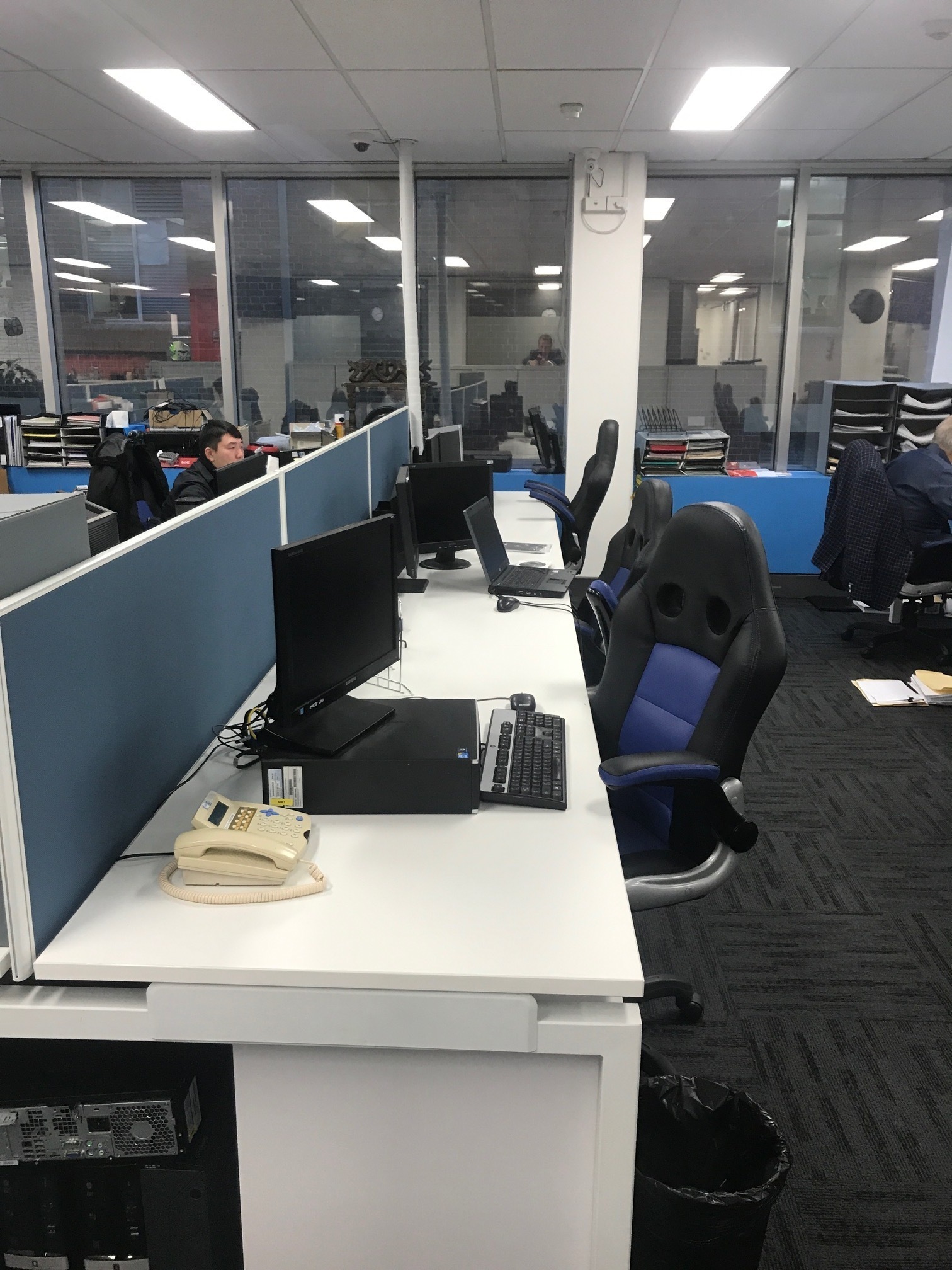 Office Space OR desk hire Desks Near Me