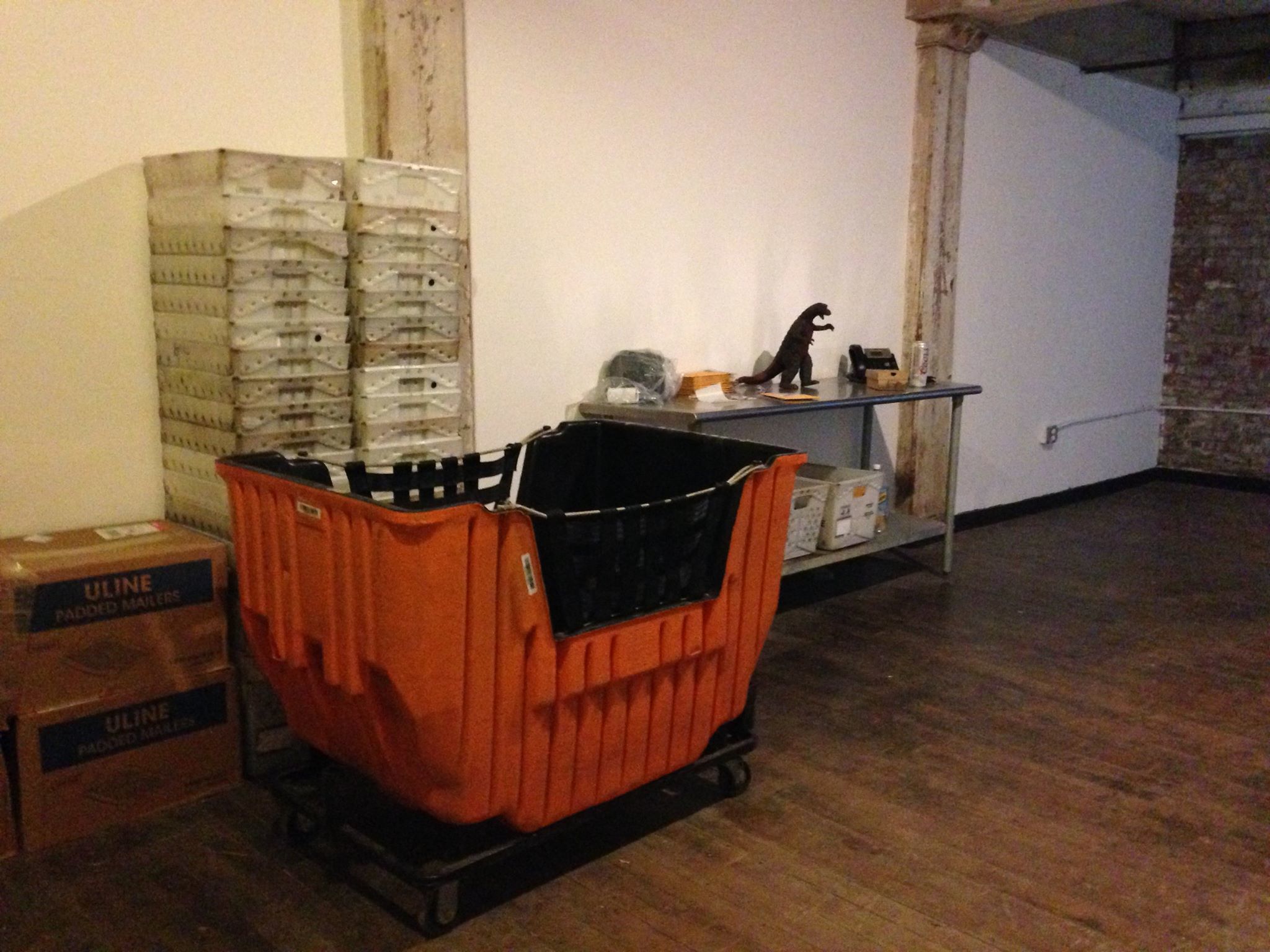 Flexible Shared Desk Space or Shared Warehouse Space (skateboarding kiddo not included) Flexible Shared Desk Space or Shared Warehouse Space (skateboarding kiddo not included)