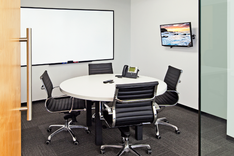 Dedicated Workstations in Spacious Modern Suite with Perks Dedicated Workstations in Spacious Modern Suite with Perks