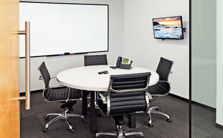Dedicated Workstations in Spacious Modern Suite with Perks Dedicated Workstations in Spacious Modern Suite with Perks