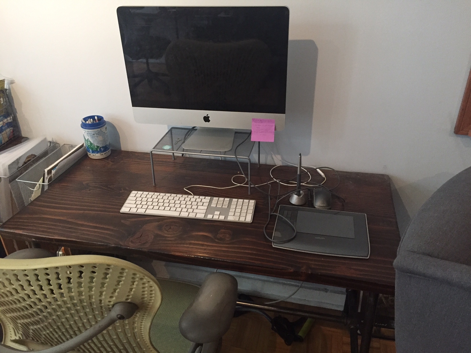 Desks In the Heart of the fashion district