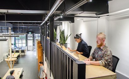 Work Place - Hotdesking Work Place - Hotdesking