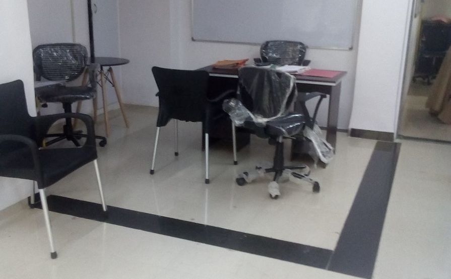 Desk on monthly rental basis