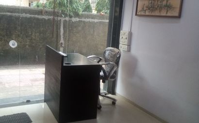 Desk on monthly rental basis Desk on monthly rental basis