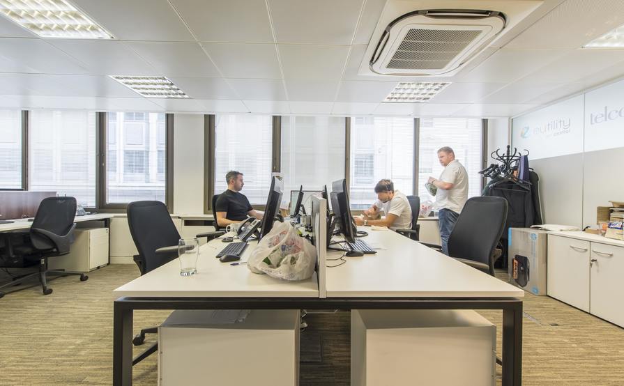 Up to 17 x Serviced Desk Spaces Newly Refurbished in Moorgate Up to 17 x Serviced Desk Spaces Newly Refurbished in Moorgate