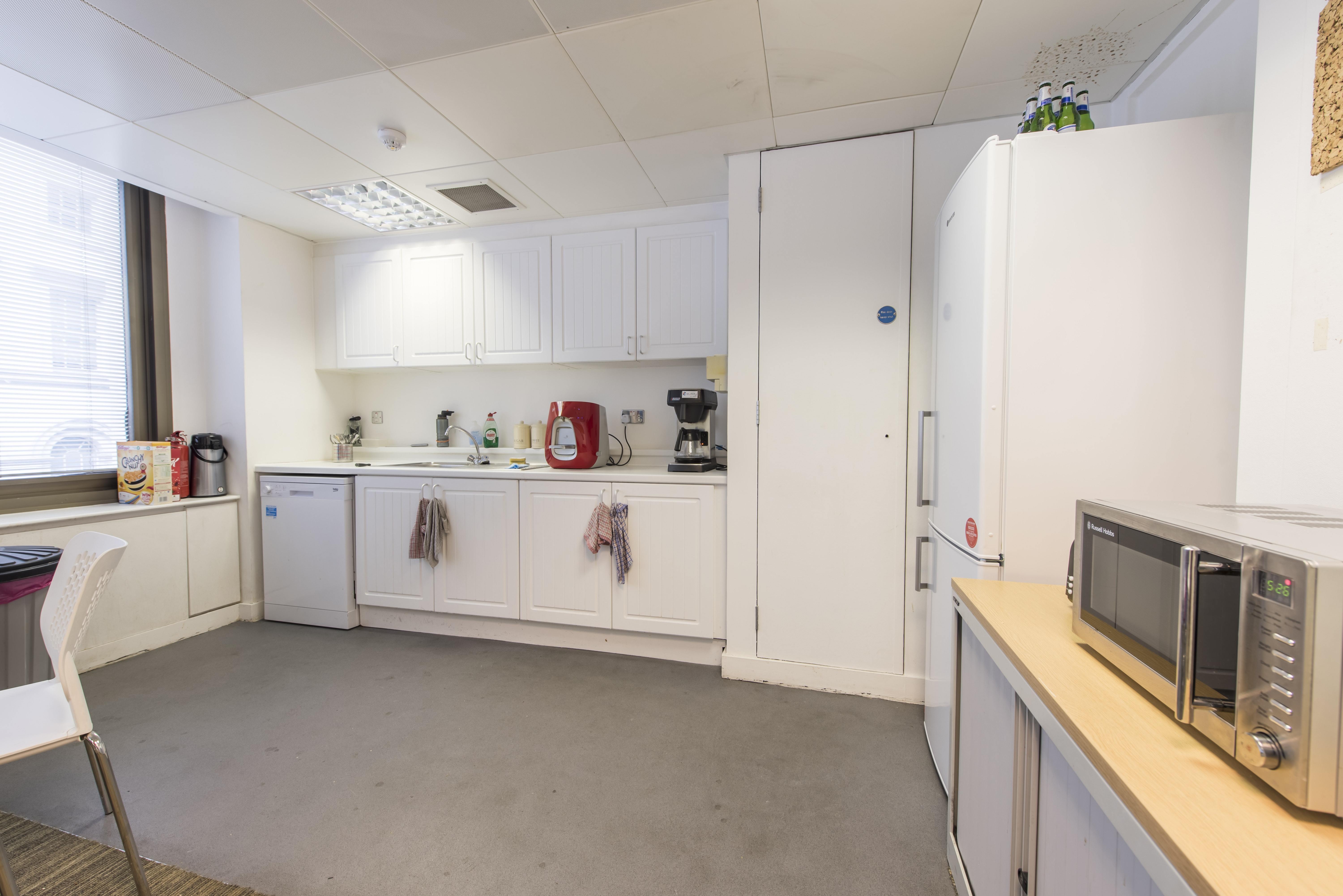 Up to 17 x Serviced Desk Spaces Newly Refurbished in Moorgate Up to 17 x Serviced Desk Spaces Newly Refurbished in Moorgate