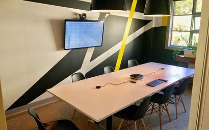 Desks available sharing with creative communications agency Desks available sharing with creative communications agency