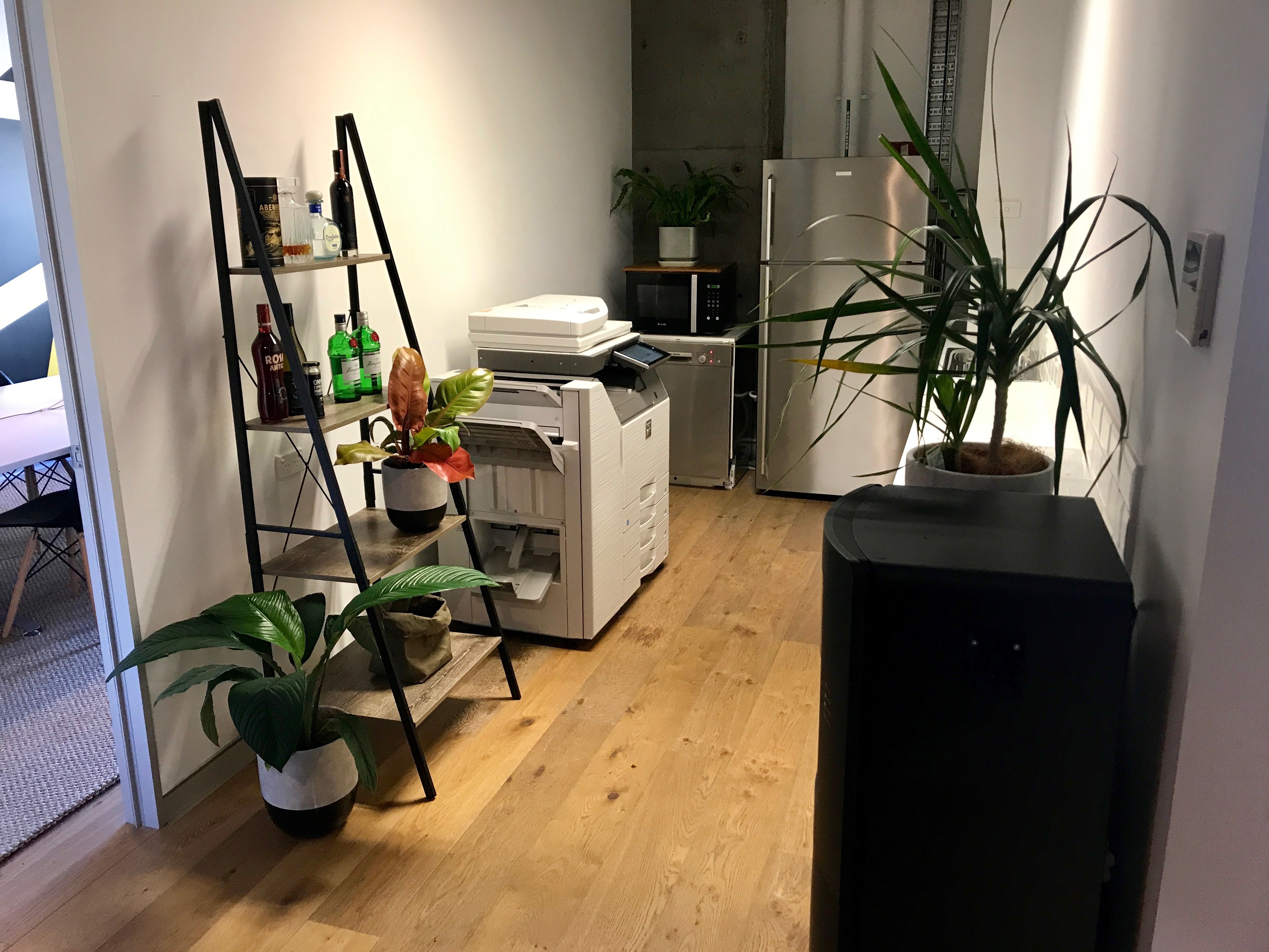 Desks available sharing with creative communications agency Desks available sharing with creative communications agency