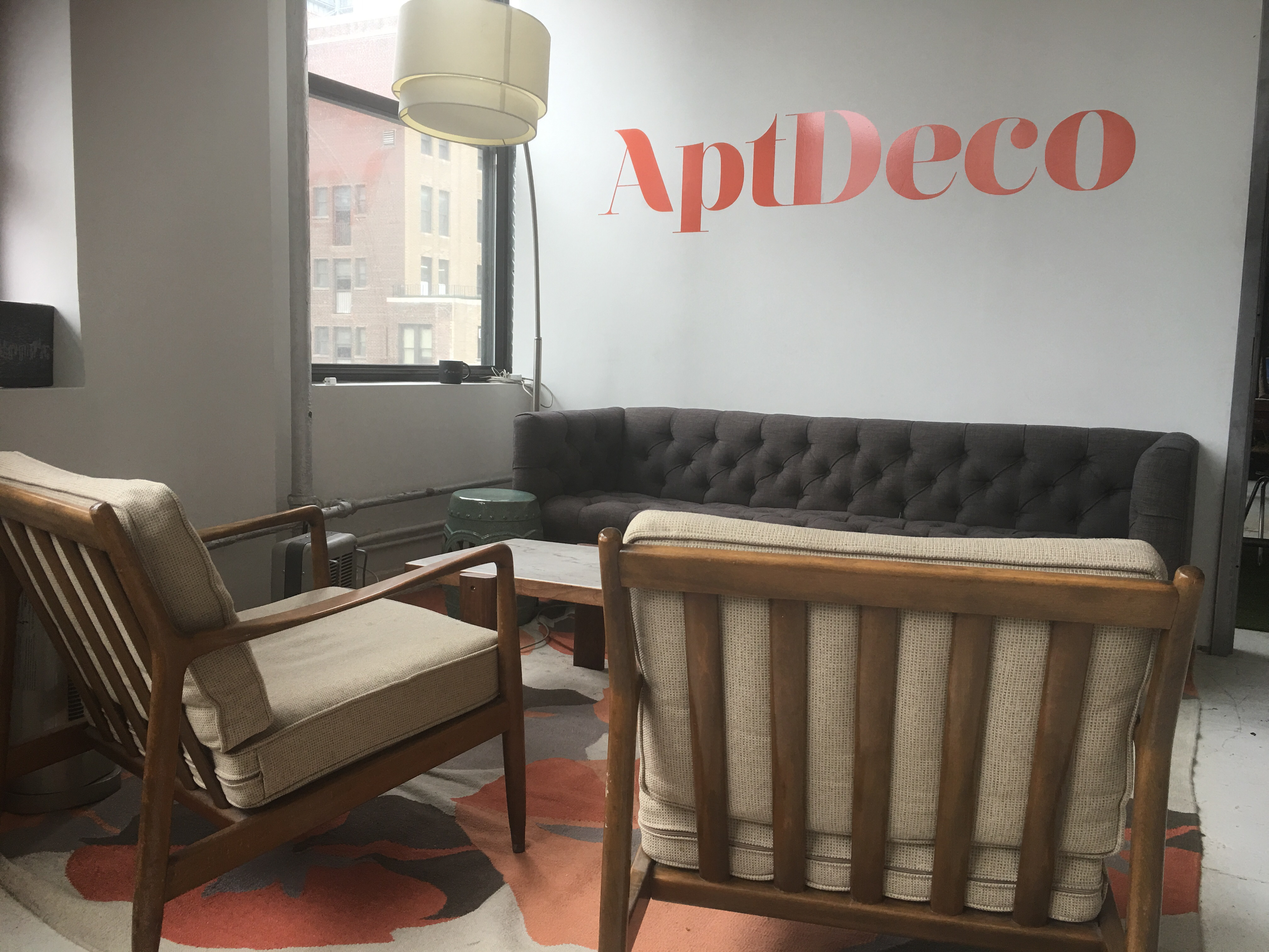 Start up office with 50% windows and unobstructed views Start up office with 50% windows and unobstructed views