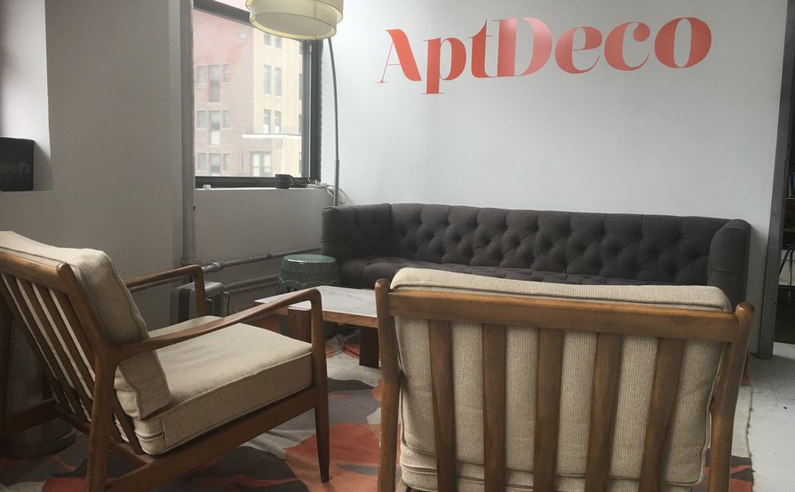 Start up office with 50% windows and unobstructed views Start up office with 50% windows and unobstructed views