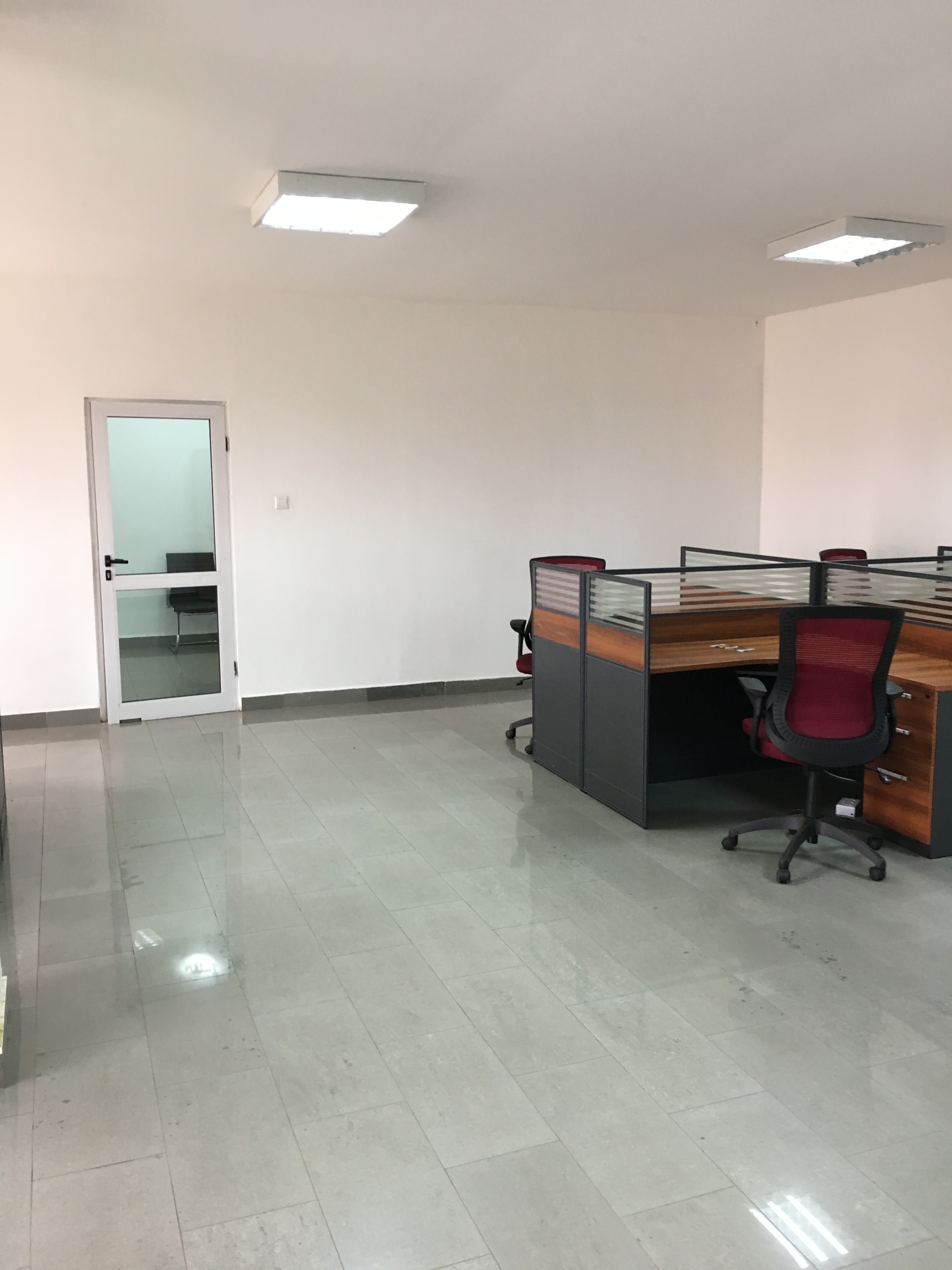 Serviced Desks available