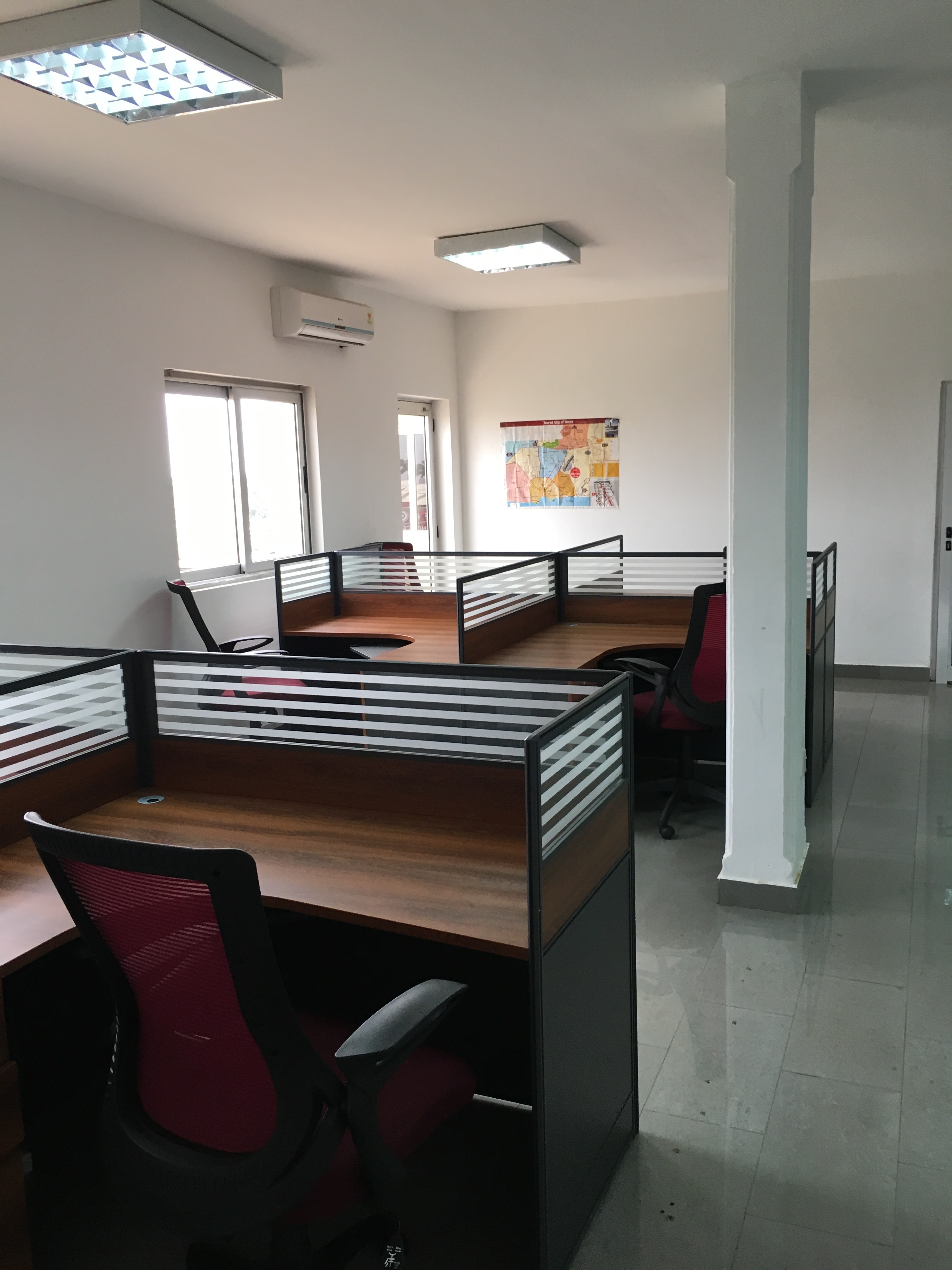 Serviced Desks available