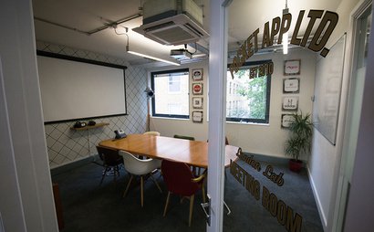 From 1 to 6 desks sharing with Pocket App close to Chancery Lane and Farringdon tube. That offers an all inclusive rate - no nasty extras like all the rest - from £350 From 1 to 6 desks sharing with Pocket App close to Chancery Lane and Farringdon tube. That offers an all inclusive rate - no nasty extras like all the rest - from £350