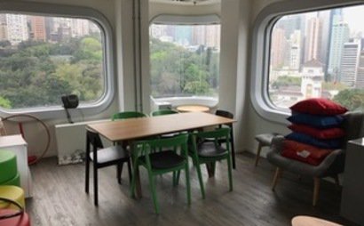 HOT SEATS CO-Working Spaces located in Central next to the Peak Tram.