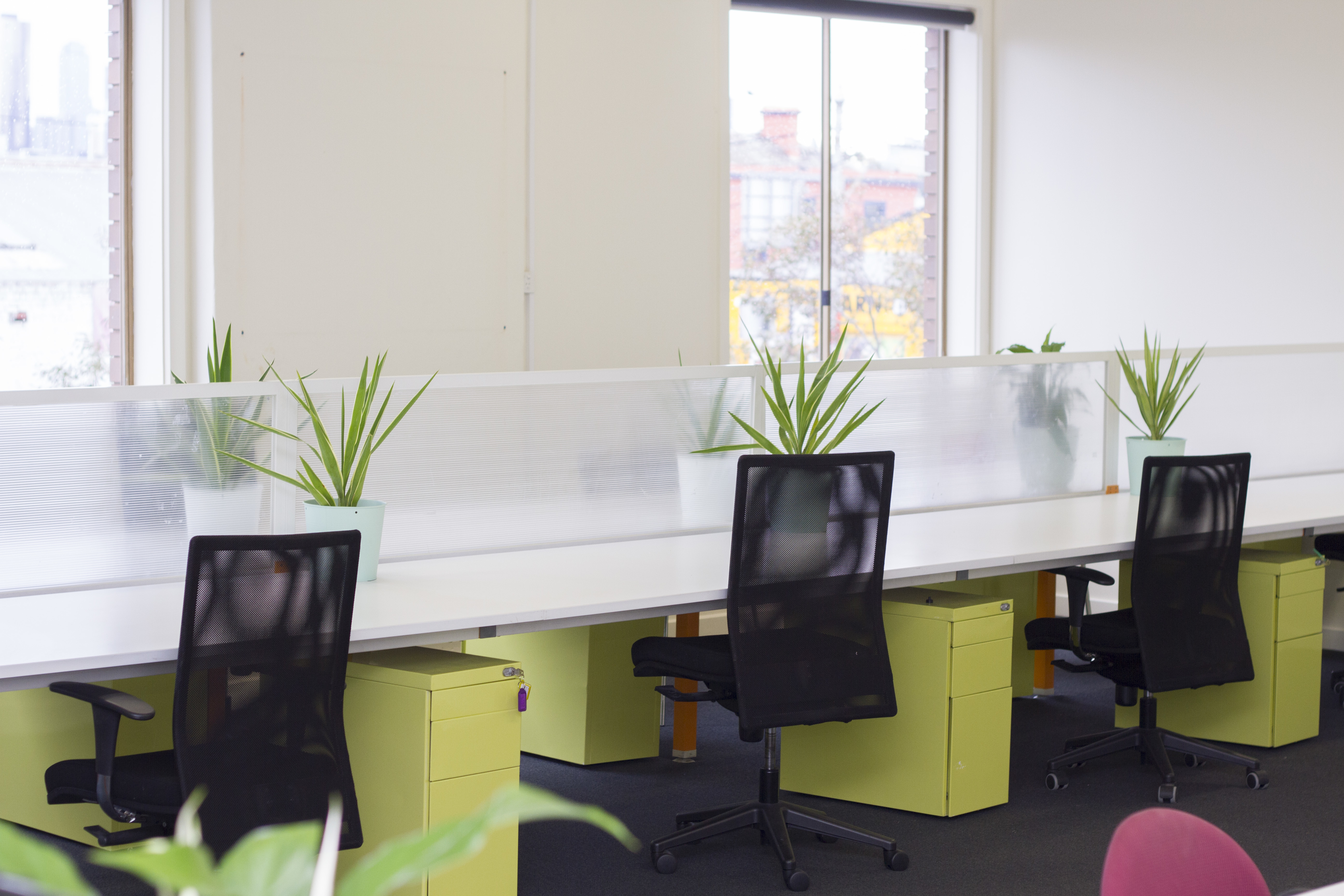Shared desks at Manufactory Community Desks Near Me
