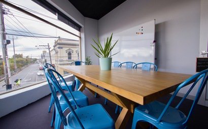 Meeting Room for up to 8 People Meeting Room for up to 8 People