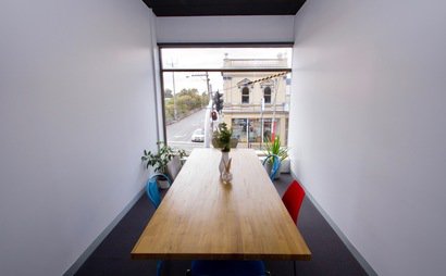 Meeting Room for up to 6 People Meeting Room for up to 6 People