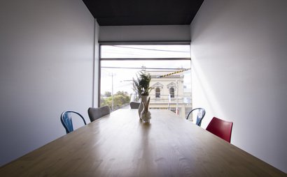 Meeting Room for up to 6 People Meeting Room for up to 6 People