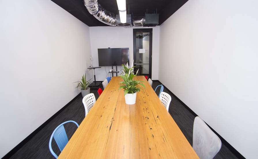 Meeting Room for up to 12 People Meeting Room for up to 12 People