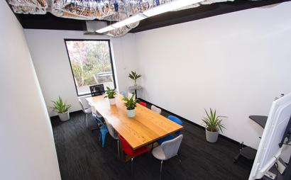 Meeting Room for up to 12 People Meeting Room for up to 12 People