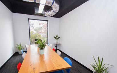 Meeting Room for up to 12 People Meeting Room for up to 12 People