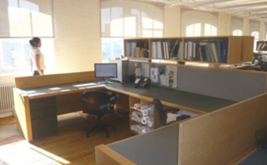 HUDSON SQUARE. SPACIOUS 6 FT x 8 FT DEDICATED DESK WITH RETURN. $500/MO. HUDSON SQUARE. SPACIOUS 6 FT x 8 FT DEDICATED DESK WITH RETURN. $500/MO.