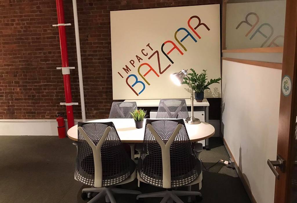 Large Cozy Room For a Team of 6-8 (+perks)