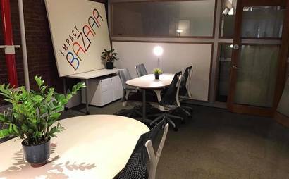 Large Cozy Room For a Team of 6-8 (+perks) Large Cozy Room For a Team of 6-8 (+perks)