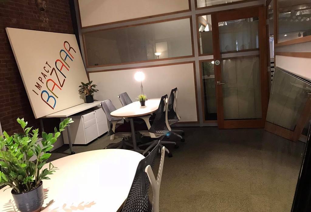 Large Cozy Room For a Team of 6-8 (+perks)