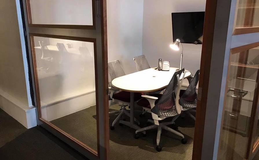 Small bright and cozy room for a team of 2-3 (+perks) Small bright and cozy room for a team of 2-3 (+perks)