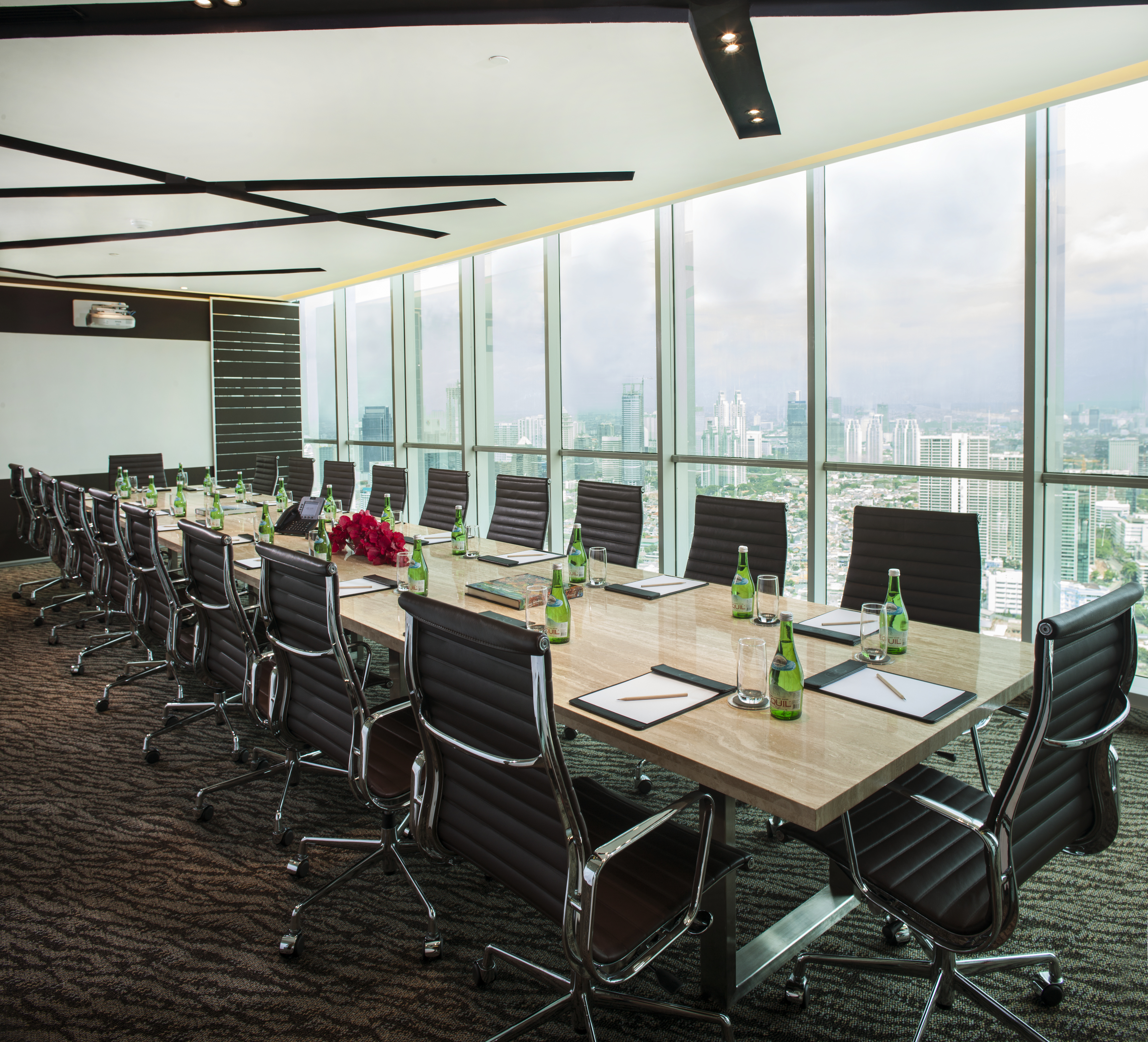 CEO SUITE AXA Tower