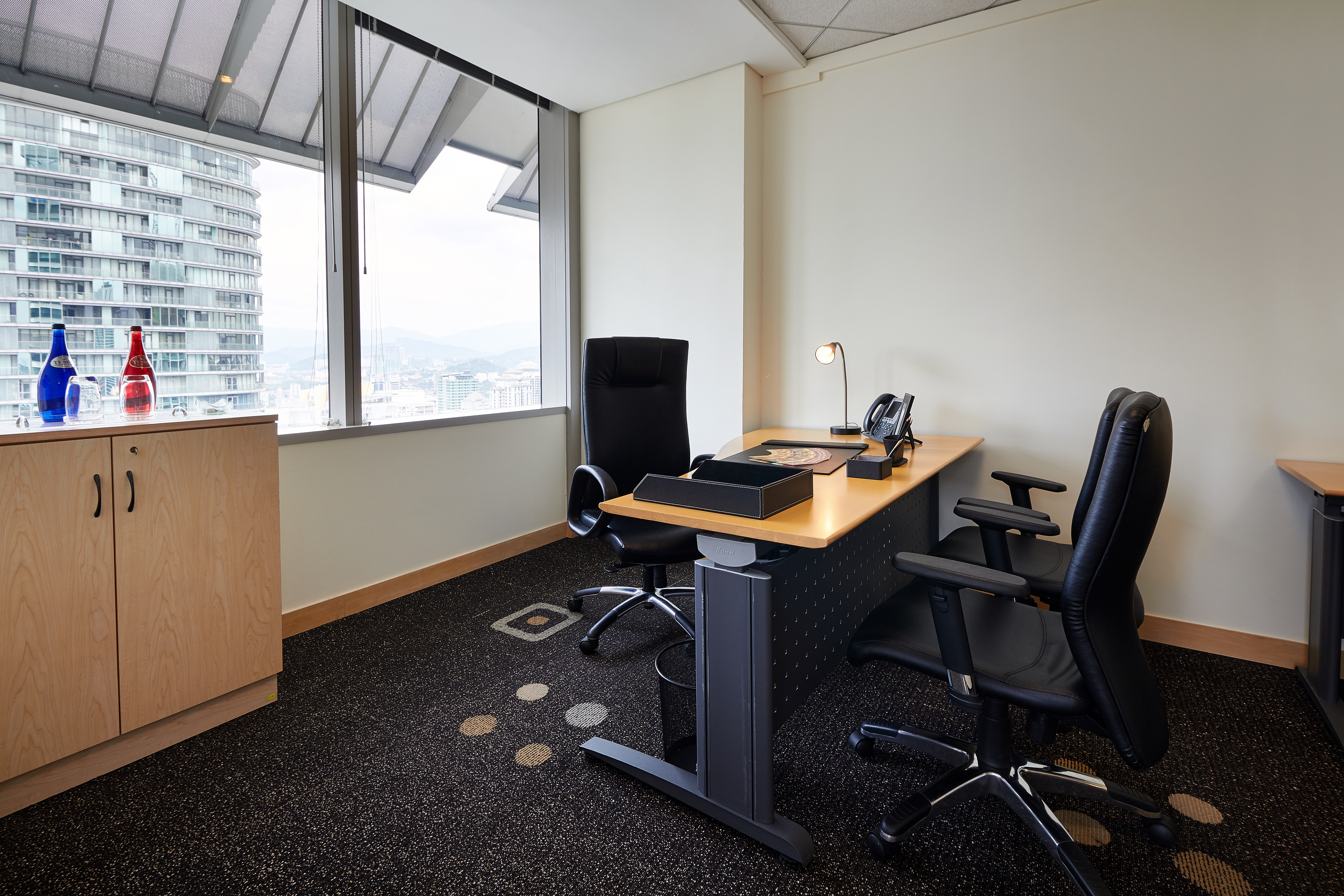 Executive Office Space, Menara Maxis