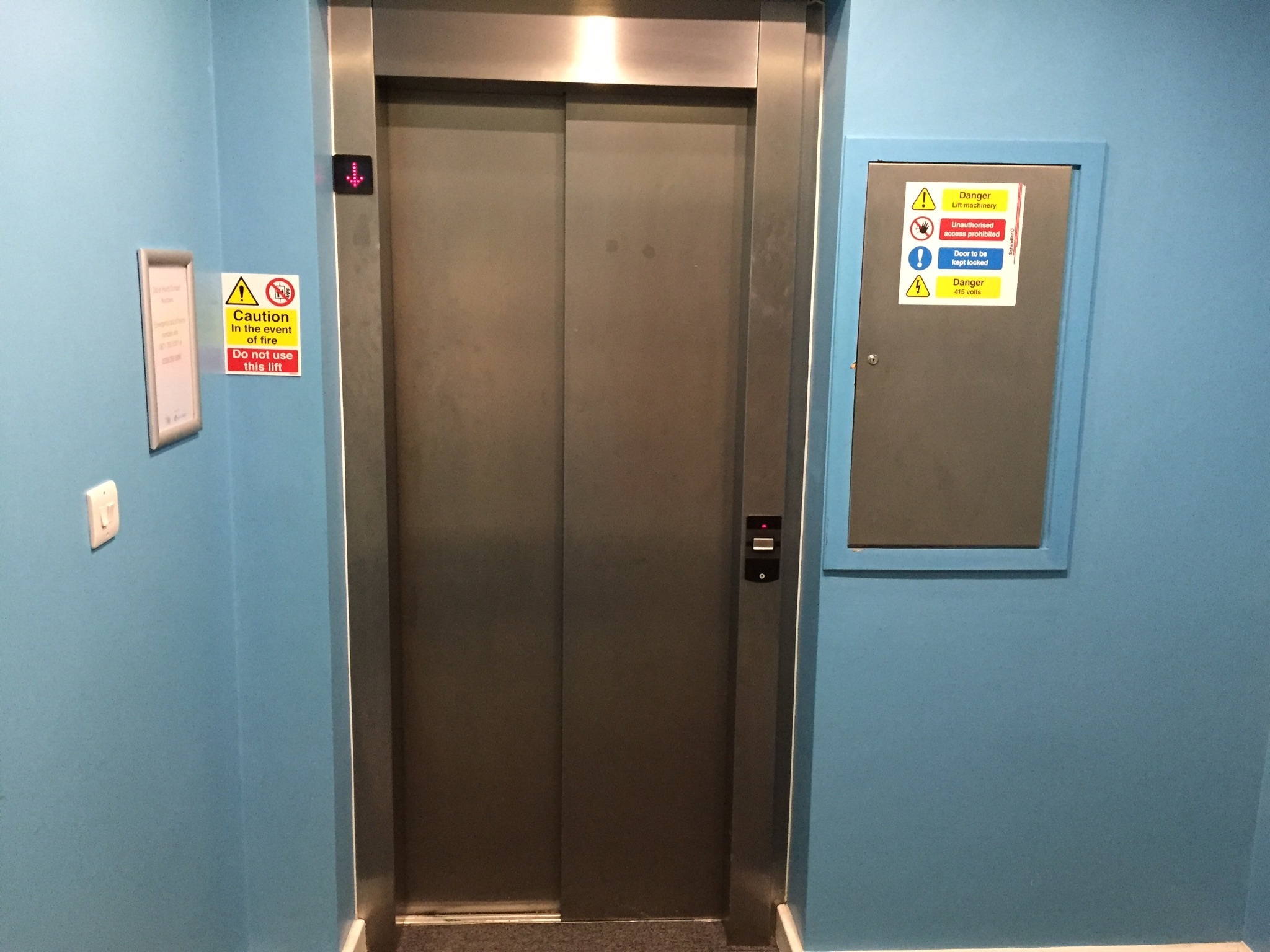 Office Share (Huge Space & Furnished) Office Share (Huge Space & Furnished)