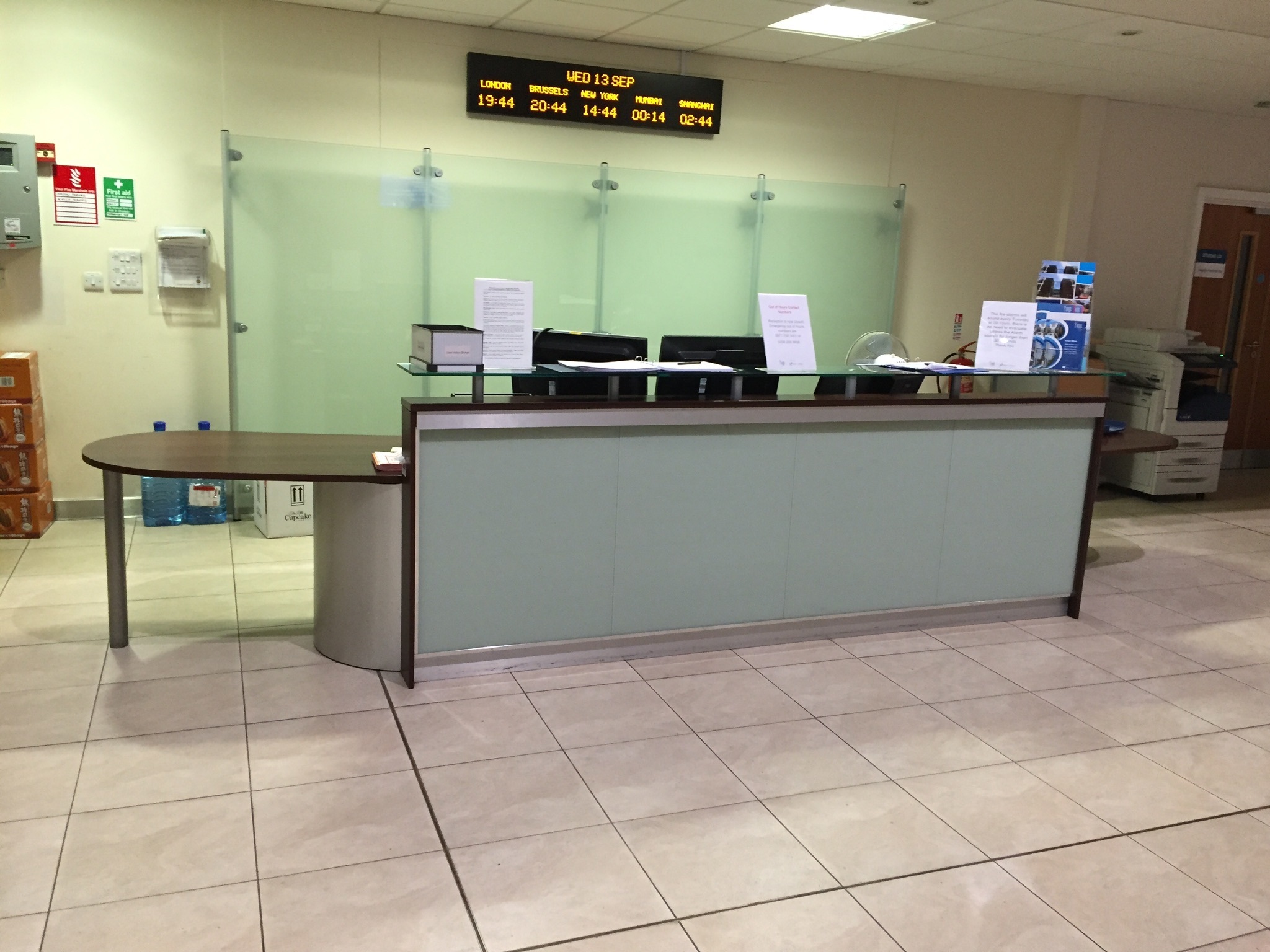 Office Share (Huge Space & Furnished) Office Share (Huge Space & Furnished)
