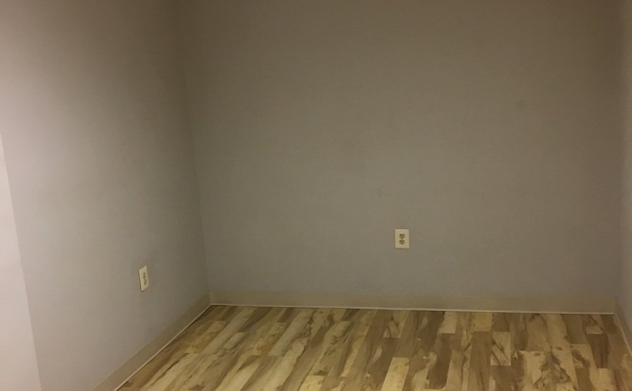 $700  A MONTH High End Spa Salon Room For Rent