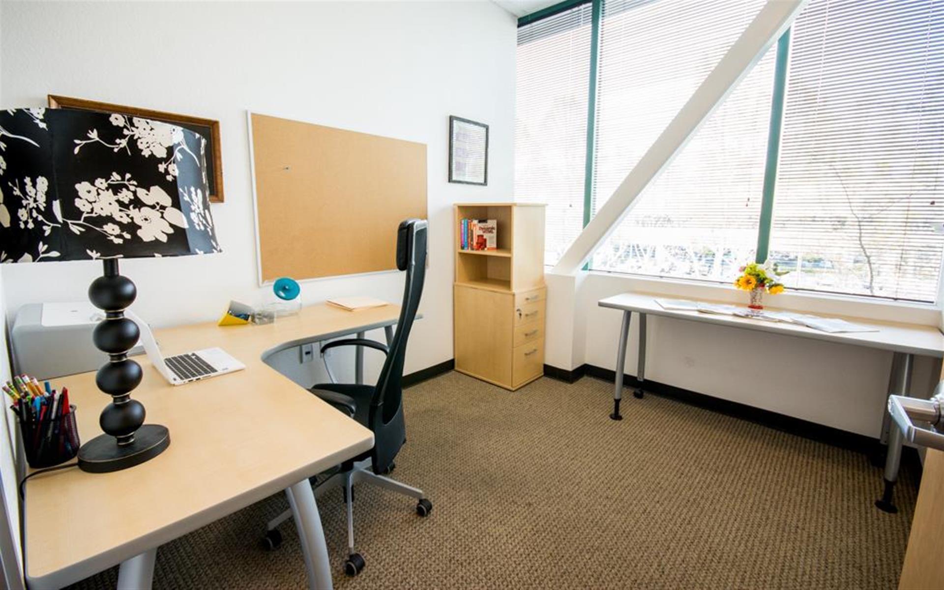 Perimeter Private Office Perimeter Private Office