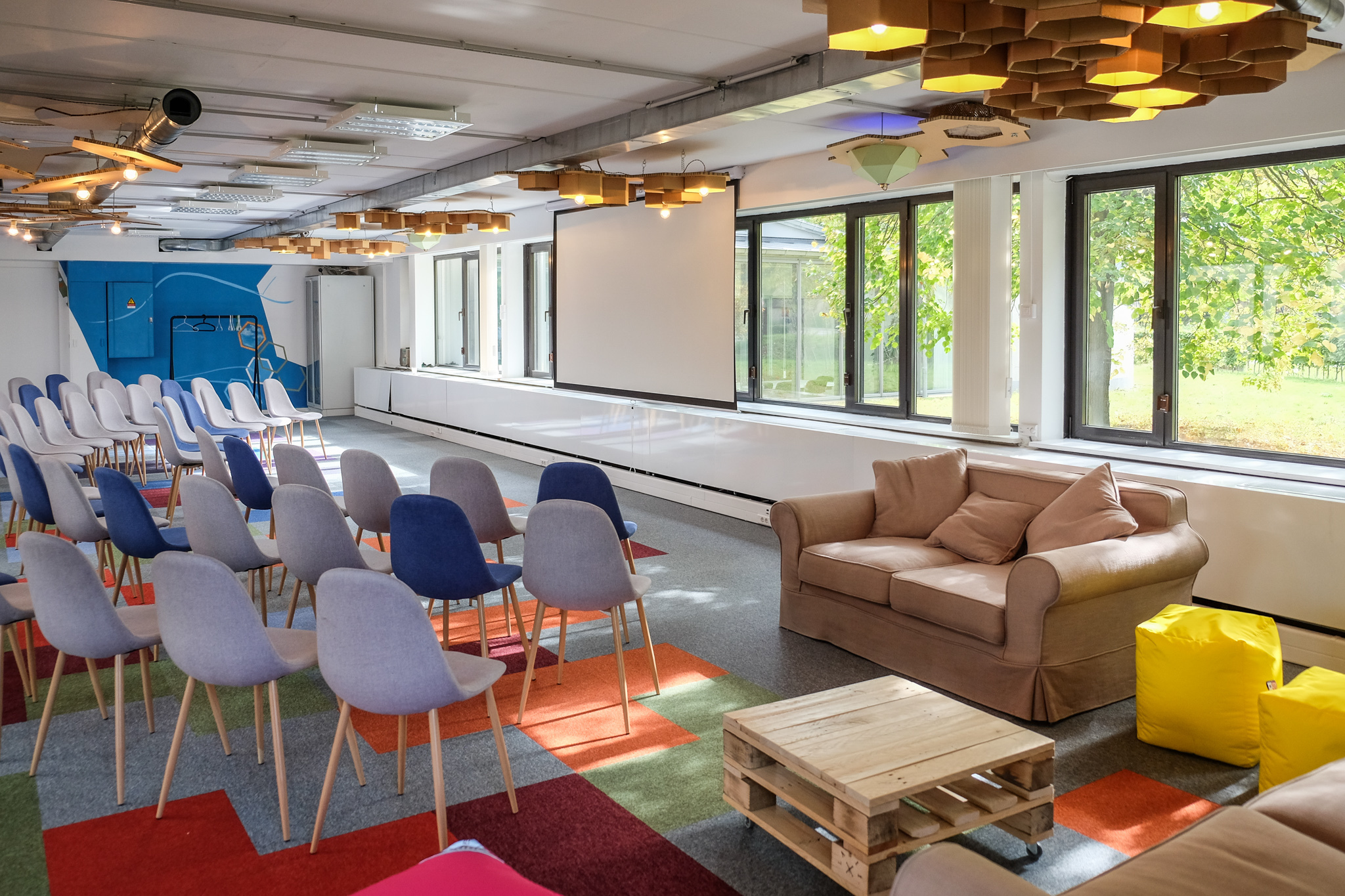 Co-creation Hall : Creative space Co-creation Hall : Creative space