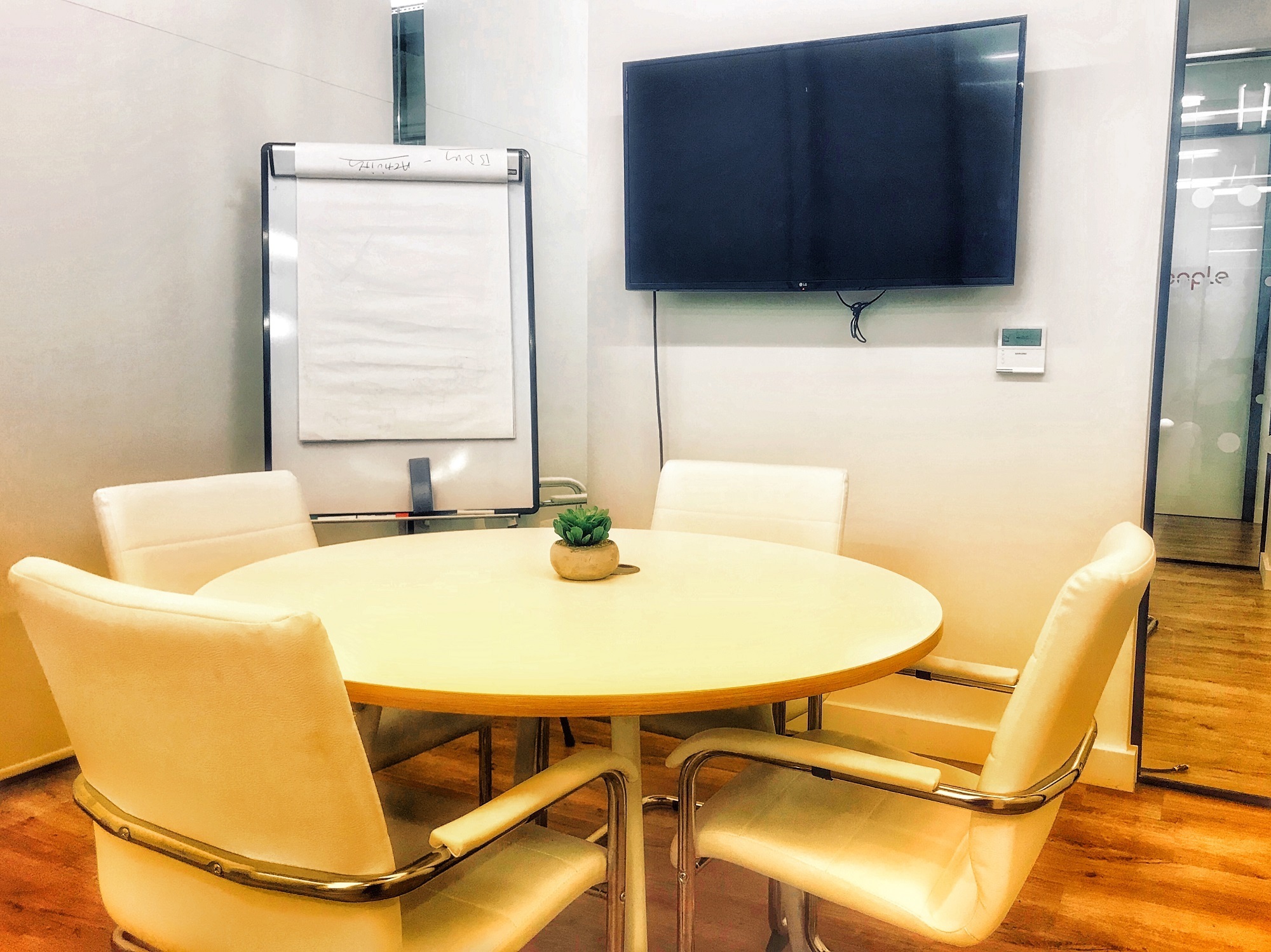 Cocoon Networks‘ Hot Desk’