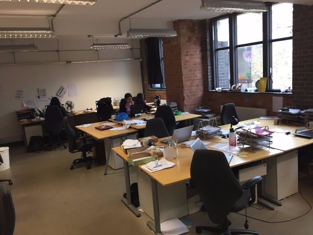 Spacious deskspace to rent in a prime location