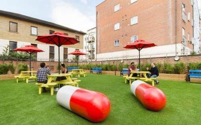 Spacious deskspace to rent in a prime location Spacious deskspace to rent in a prime location