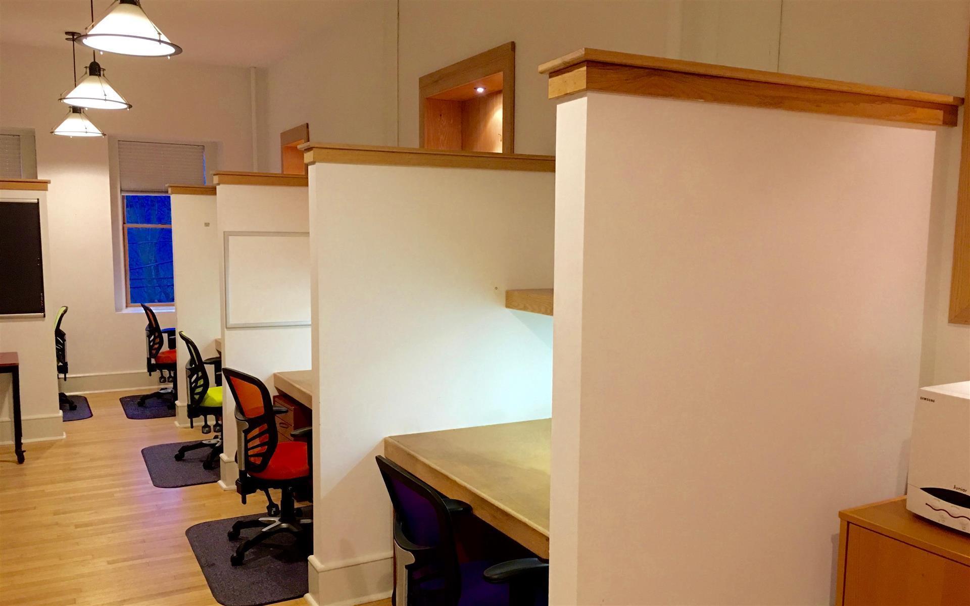 njcc desks near me