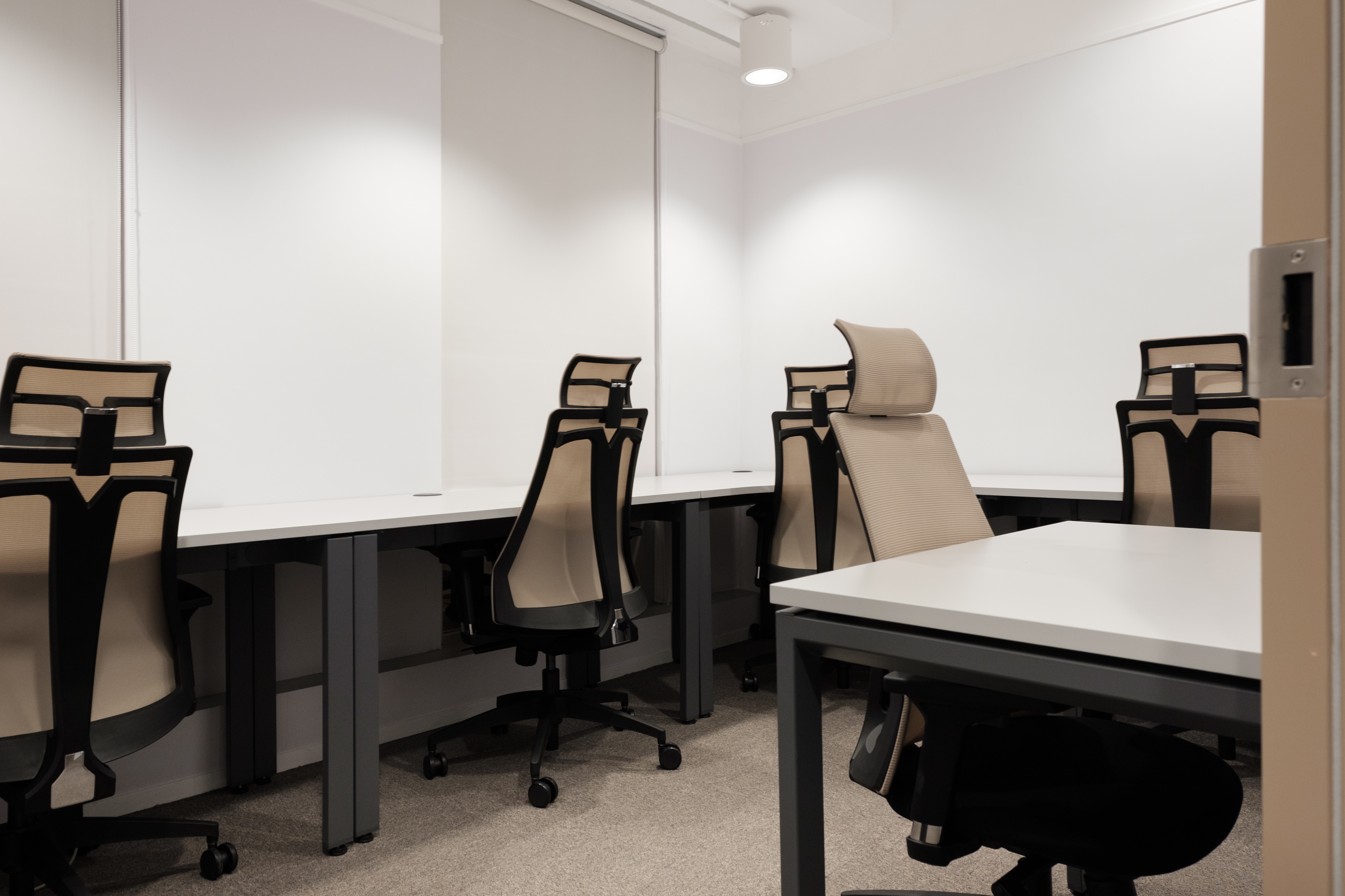 5-6 Person Private Serviced Office