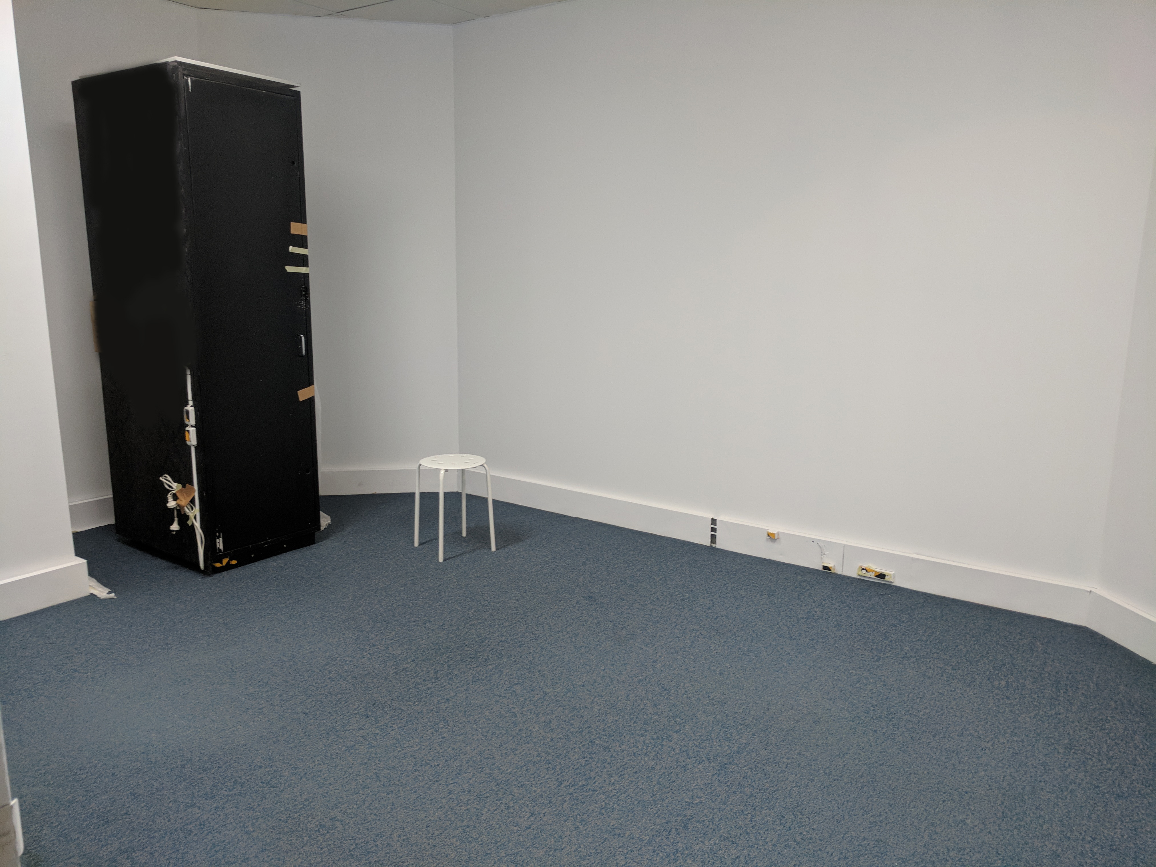 Private unfurnished office in Central location