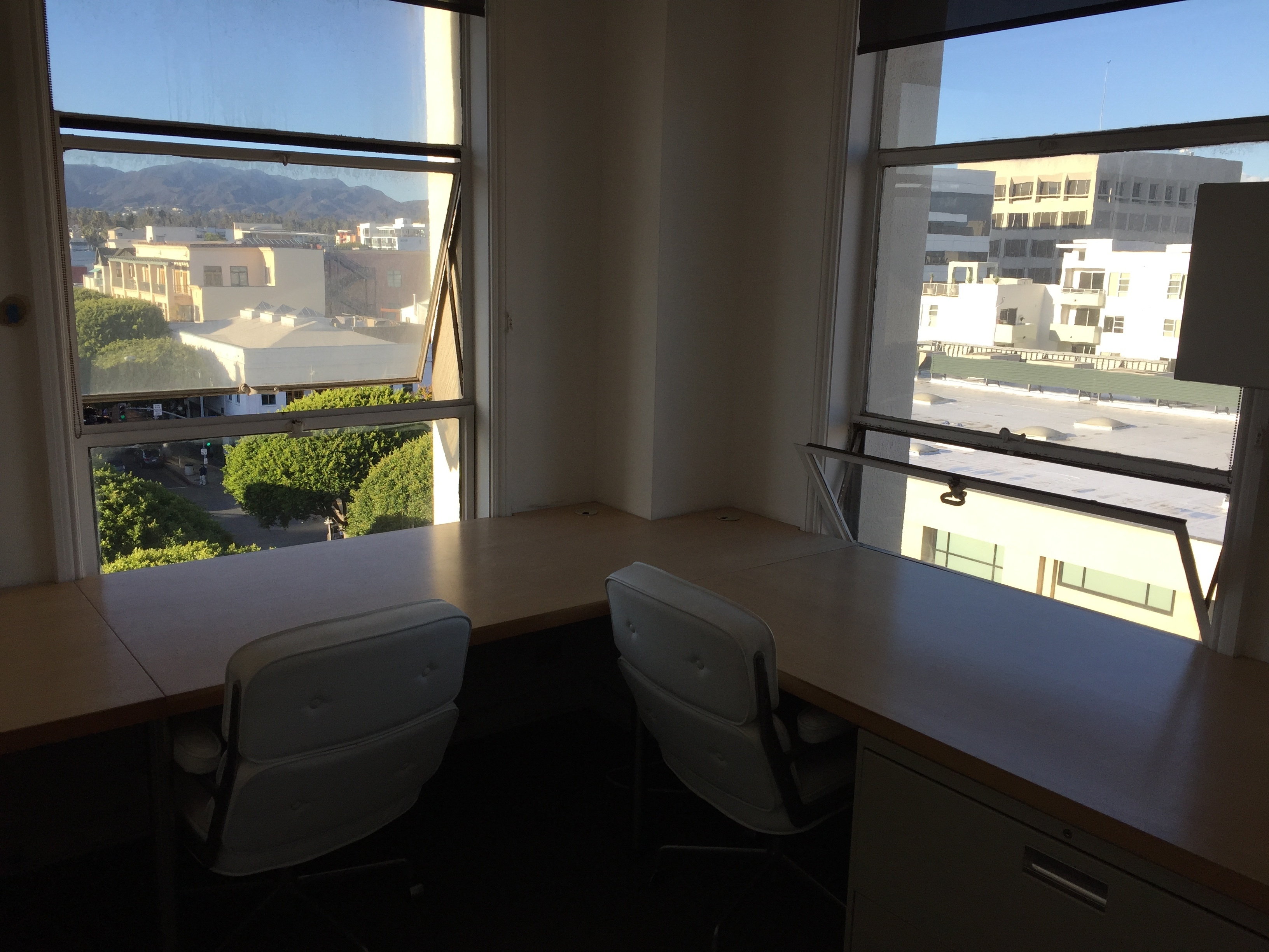 super cute Santa Monica creative space to share (Santa Monica)