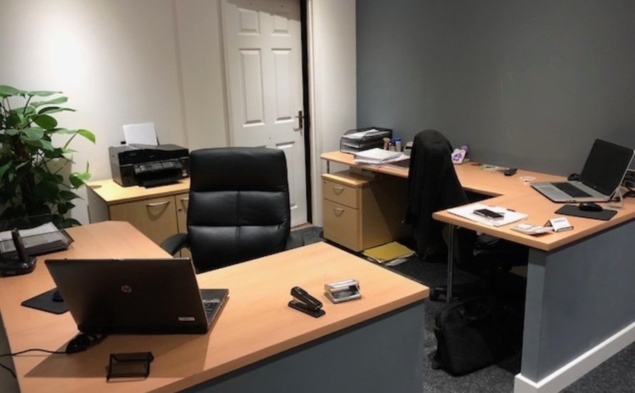 Shared desk space to rent