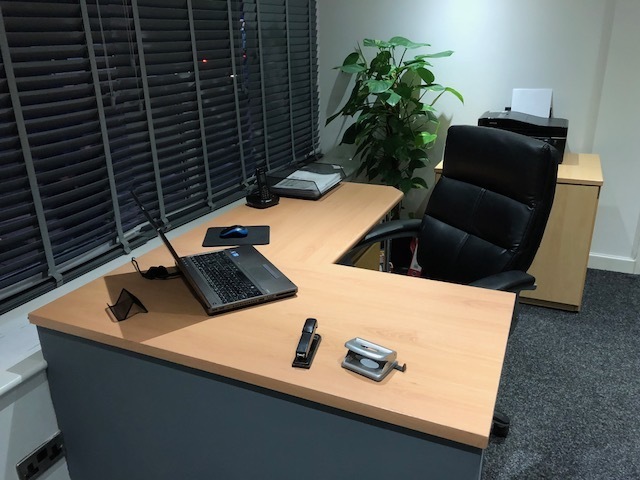 Shared desk space to rent