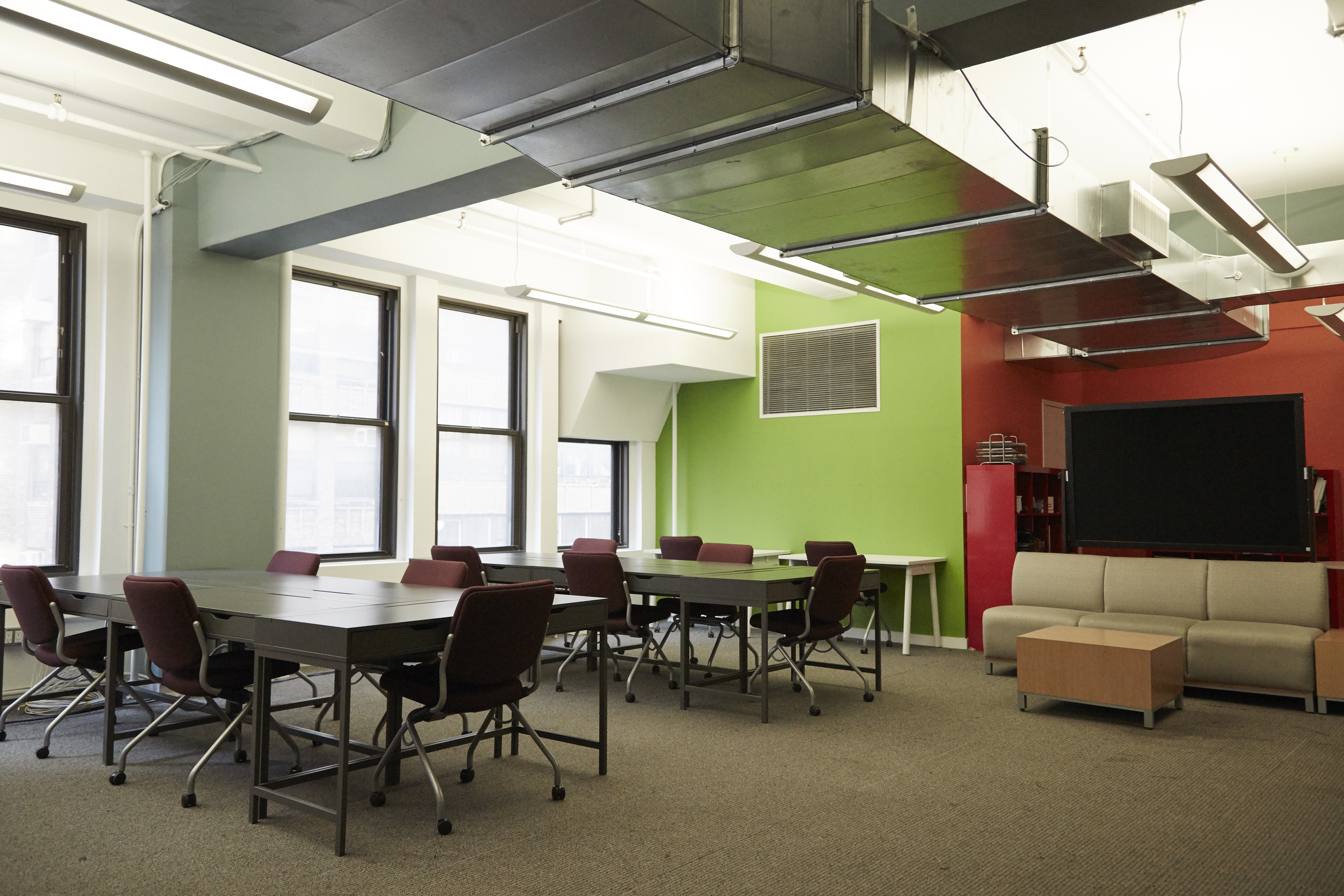 12 Desks for Sublease 12 Desks for Sublease