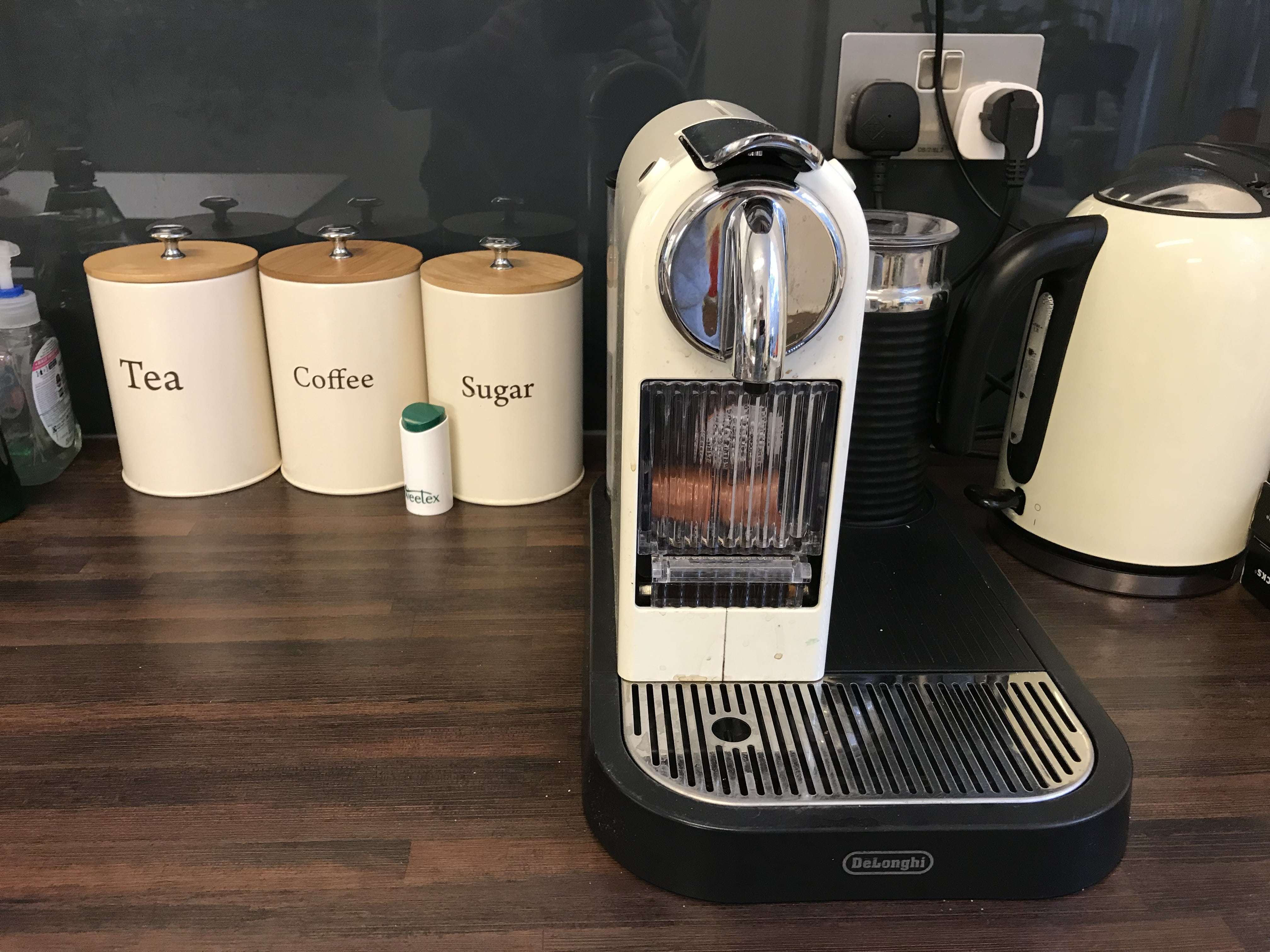 6 desks for rent in central London - Oxford Street! Discount on extended bookings! 6 desks for rent in central London - Oxford Street! Discount on extended bookings!