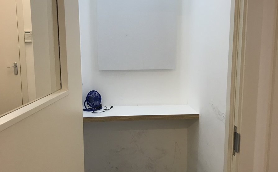 6 desks for rent in central London - Oxford Street! Discount on extended bookings!